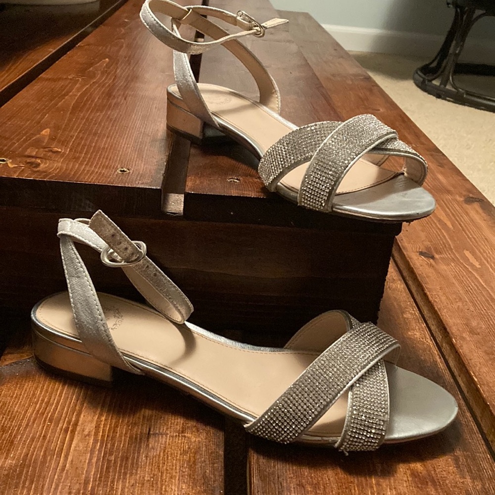 Women’s small edge silver salads